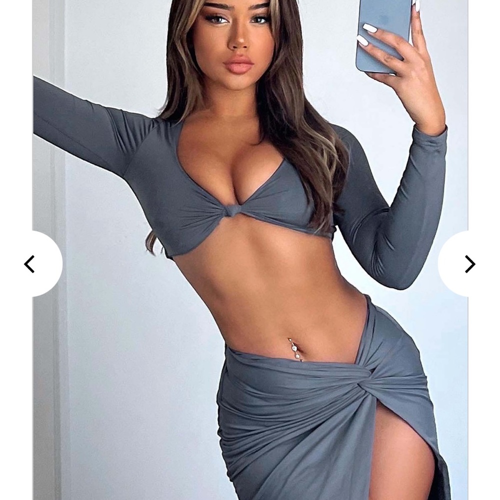 Brand new never worn, with tags! Cute set